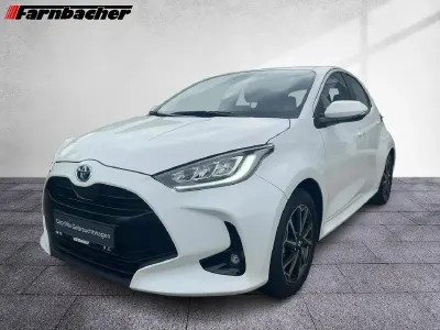Gebraucht Toyota Yaris Hybrid Team 116 PS (85 kW) 2023 Super white 2 Limousine