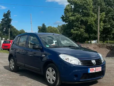 Gebraucht Dacia Sandero 75 PS (55 kW) 2009 Blau Limousine