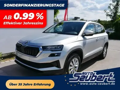 Neu Skoda Karoq Selection 150 PS (110 kW) 2025 Brillantsilber metallic SUV