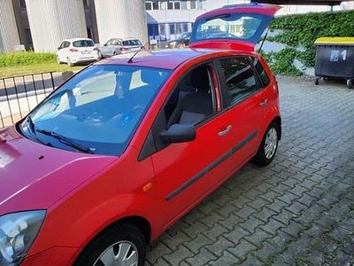 Usata Ford Fiesta 70 CV (51 kW) 2006 Rosso Utilitaria