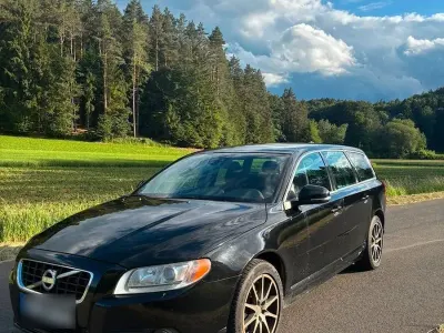 Gebraucht Volvo V70 Momentum 136 PS (100 kW) 2012 Schwarz Kombi