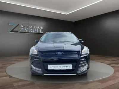 Gebraucht Ford Kuga 150 PS (110 kW) 2016 Schwarz SUV