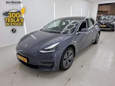 Grau Gebraucht 2020 Tesla Model 3 Standard Range Limousine | 17.900 € (Guter Preis)
