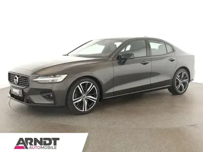 Usata Volvo S60 R-Design 197 CV (144 kW) 2022 Grigio Berlina