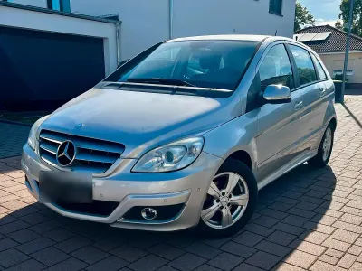 Gebraucht Mercedes B180 109 PS (80 kW) 2008 Silber Van / Kleinbus