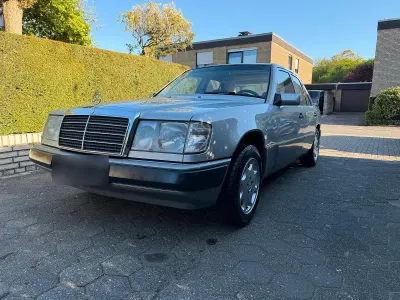 Gebraucht Mercedes 250 95 PS (69 kW) 1990 Silber Limousine
