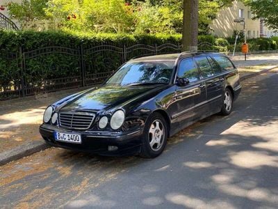 Mercedes E280