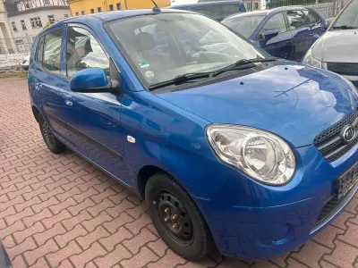 Gebraucht Kia Picanto Attract 65 PS (47 kW) 2011 Blau Kleinwagen