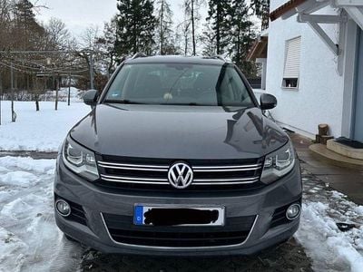 Gebraucht VW Tiguan Life 140 PS (102 kW) 2012 Grau SUV