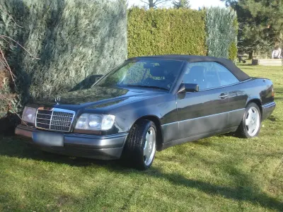 Gebraucht Mercedes E200 136 PS (100 kW) 1995 Schwarz Cabrio