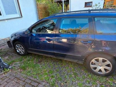 Second-hand VW Passat Individual 105 CP (77 kW) 2008 Albastru Berlinǎ