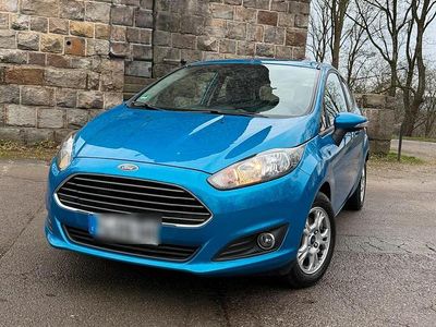 Blau Gebraucht 2015 Ford Fiesta SYNC Edition Kleinwagen | 5.300 €