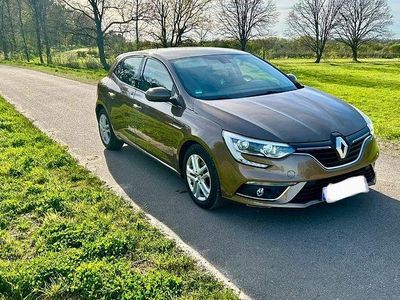 Usata Renault Mégane 132 CV (97 kW) 2015 Marrone Berlina