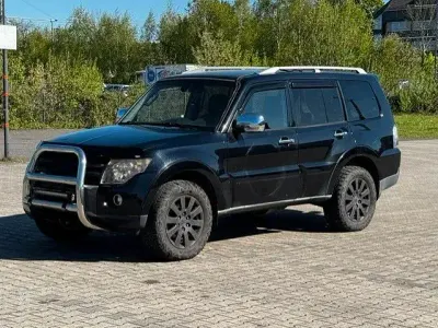 Gebraucht Mitsubishi Pajero Instyle 250 PS (183 kW) 2008 Schwarz SUV