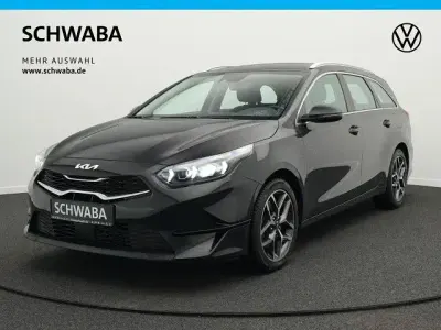 Gebraucht Kia Ceed Spirit 160 PS (117 kW) 2023 Zilinaschwarz metallic Kleinwagen
