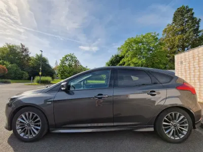 Gebraucht Ford Focus ST-Line 150 PS (110 kW) 2018 Grau Limousine
