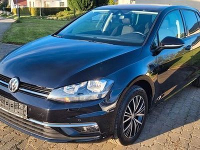 Schwarz Gebraucht 2018 VW Golf VII Sound Limousine | 14.990 € (Guter Preis)