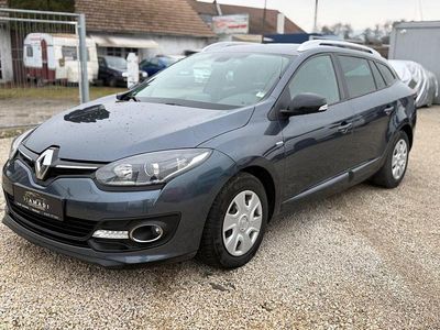 Grau Gebraucht 2016 Renault Mégane III Limousine | 4.990 € (Etwas zu teuer)