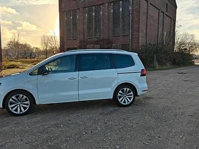 Weiß Gebraucht 2021 VW Sharan United Van / Kleinbus | 29.999 € (Fairer Preis)