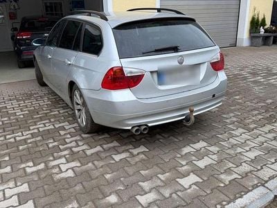 Gebraucht BMW 330 231 PS (169 kW) 2008 Silber Kombi