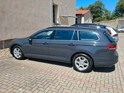 Gebraucht VW Passat 150 PS (110 kW) 2018 Grau Kombi