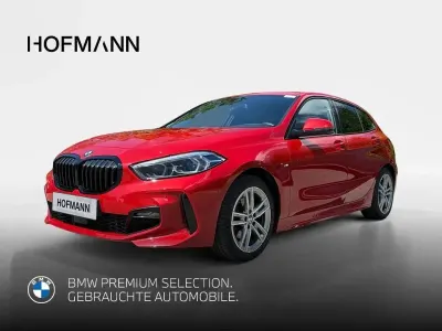 Gebraucht BMW 118 M Sport 136 PS (100 kW) 2022 Melbourne rot metallic Limousine