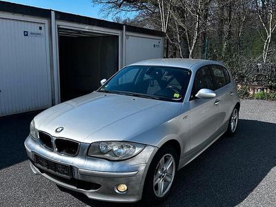 Gebraucht BMW 118 122 PS (89 kW) 2005 Silber Kleinwagen
