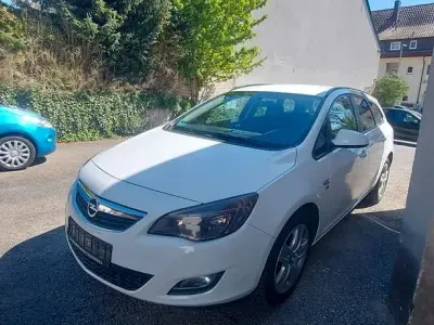 Usata Opel Astra 110 CV (80 kW) 2012 Bianco Station wagon