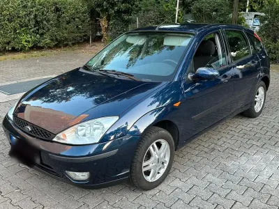 Usata Ford Focus 101 CV (74 kW) 2003 Blu Utilitaria