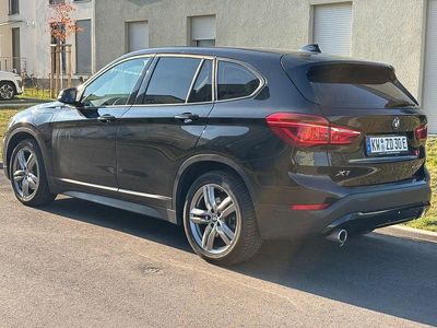 Schwarz Gebraucht 2021 BMW X1 Advantage SUV | 21.650 € (Guter Preis)