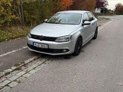 Gebraucht VW Jetta Trendline 105 PS (77 kW) 2012 Silber Limousine