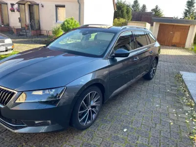 Gebraucht Skoda Superb LAURIN & KLEMENT 150 PS (110 kW) 2017 Grau Kombi