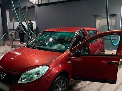 Second-hand Dacia Sandero 75 CP (55 kW) 2012 Roșu Hatchback