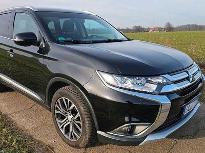 Schwarz Gebraucht 2017 Mitsubishi Outlander Edition SUV | 18.490 € (Teuer)