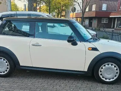 Usata Mini Cooper 75 CV (55 kW) 2010 Beige Utilitaria