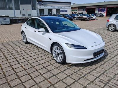 Begagnad Tesla Model 3 Long Range AWD 366 kW (498 HK) 2025 Vit Sedan