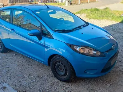 Usado Ford Fiesta Trend 82 HP (60 kW) 2011 Azul Sedan