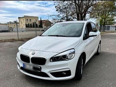 Gebraucht BMW 218 Active Tourer 136 PS (100 kW) 2016 Weiß Van / Kleinbus