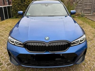 Usata BMW 330e M Sport 292 CV (214 kW) 2023 Blu Station wagon