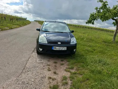 Gebraucht Ford Fiesta 80 PS (58 kW) 2004 Schwarz Kleinwagen