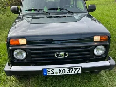 Gebraucht Lada niva 83 PS (61 kW) 2010 Grün SUV