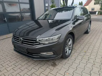 Gebraucht VW Passat 200 PS (147 kW) 2023 Grau Kombi