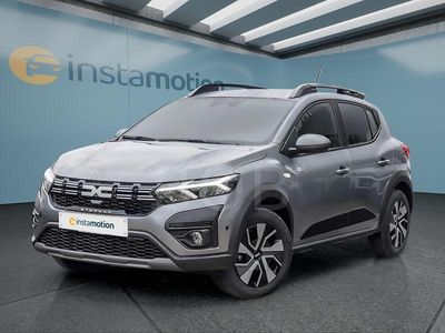 Grau Gebraucht 2025 Dacia Sandero Stepway Kleinwagen | 17.849 € (Fairer Preis)