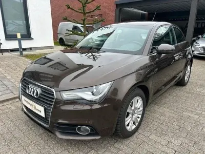 Używany Audi A1 Ambition 86 KM (63 kW) 2011 Brązowy Hatchback