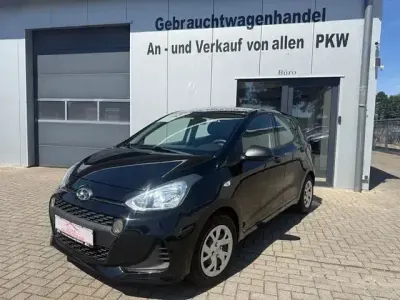 Gebraucht Hyundai i10 Classic 67 PS (49 kW) 2018 Schwarz Kleinwagen