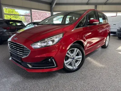 Gebraucht Ford S-MAX Titanium 190 PS (139 kW) 2022 Lucidrot metallic Van / Kleinbus