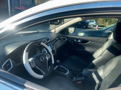 Usata Nissan Qashqai 130 CV (95 kW) 2015 Bianco SUV