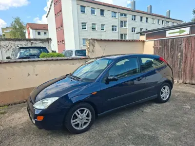 Używany Ford Focus 101 KM (74 kW) 2001 Niebieski Sedan/Limuzyna