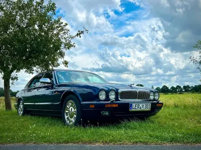 Gebraucht Jaguar X300 241 PS (177 kW) 1997 Blau Limousine