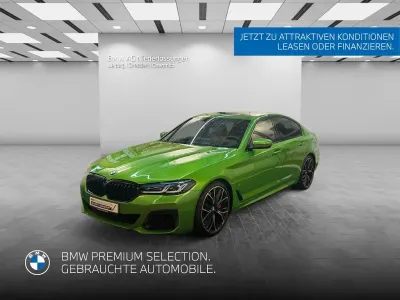 Gebraucht BMW M550 M Sport 530 PS (389 kW) 2023 Gold Limousine